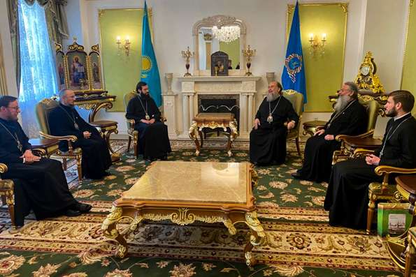 Глава Казахстанского митрополичьего округа встретился с делегацией Русской Православной Церкви, прибывшей на VII Съезд лидеров мировых и традиционных религий