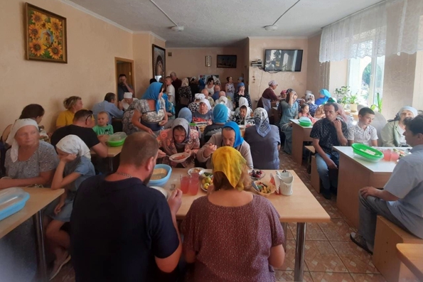 В приходах Чистопольской епархии готовят горячие обеды для нуждающихся