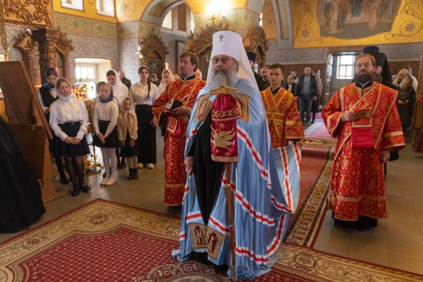 В день памяти преподобномучеников Казанских митрополит Кирилл совершил Литургию в Зилантовом Успенском монастыре