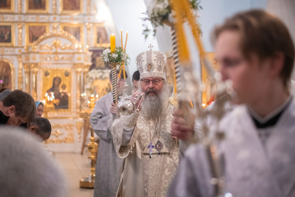 В канун праздника Крещения митрополит Кирилл возглавил всенощное бдение в Богоявленском соборе Казани