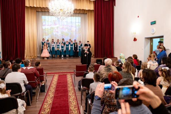 Казанская епархия организовала рождественский концерт для детей участников специальной военной операции