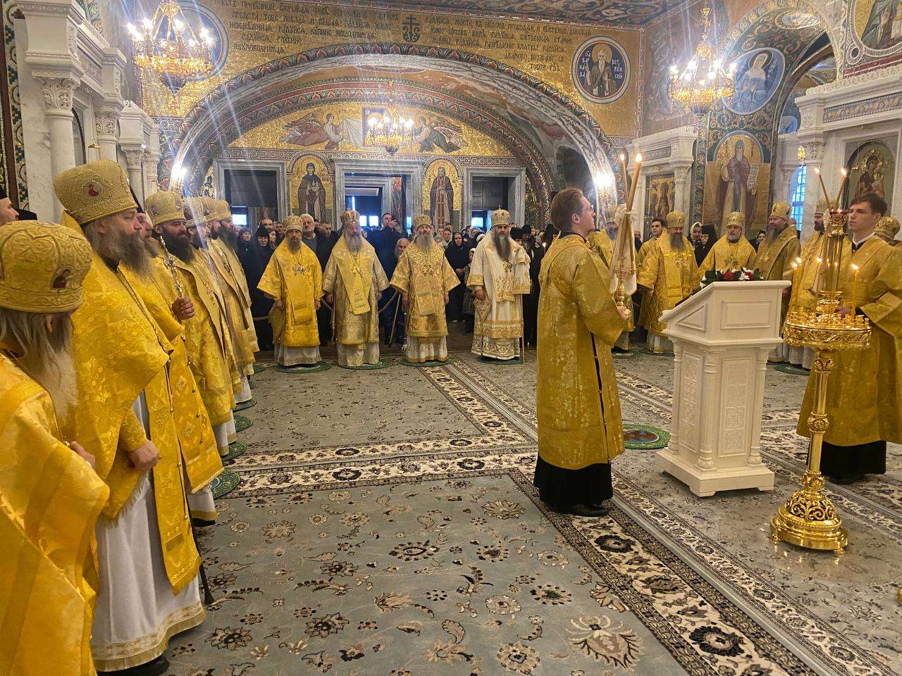 Митрополит Кирилл принял участие в соборном архиерейском богослужении в Серафимо-Дивеевском монастыре