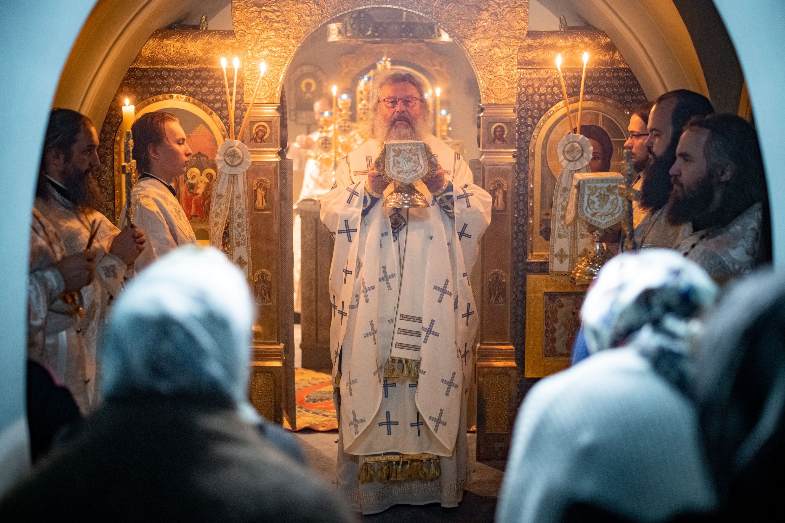 Во Вселенскую родительскую субботу митрополит Кирилл совершил Литургию в Пещерном храме Богородицкого монастыря