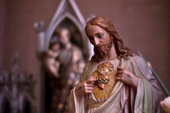 В Церкви назвали «недопустимым переписыванием Священной истории» небинарный образ Христа, созданный в университете Эдинбурга
