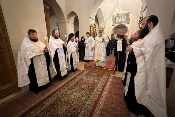 В канун праздника Сретения Господня митрополит Кирилл совершил всенощное бдение в Горненском Казанском женском монастыре в Иерусалиме