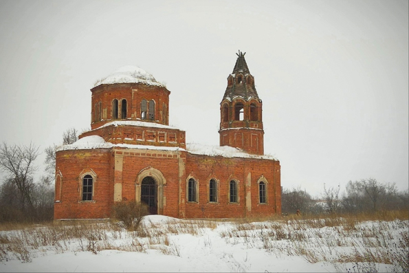 Старинный Сретенский храм села Поповка отметил престольный праздник