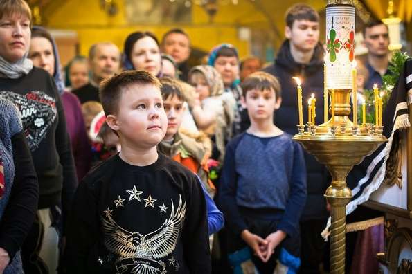 В России практически не осталось беспризорных детей, сообщили в Минпросвещения