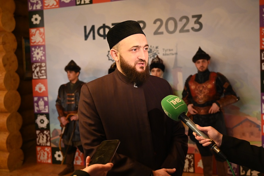 Представители Казанской епархии посетили традиционный ифтар, посвященный началу священного для мусульман месяца Рамадан