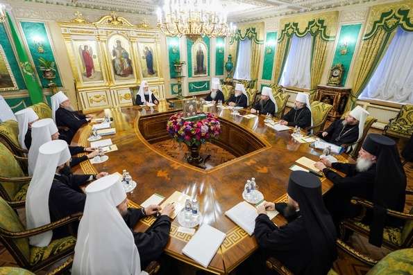 Священный Синод призвал международное сообщество возвысить голос в защиту Украинской Православной Церкви