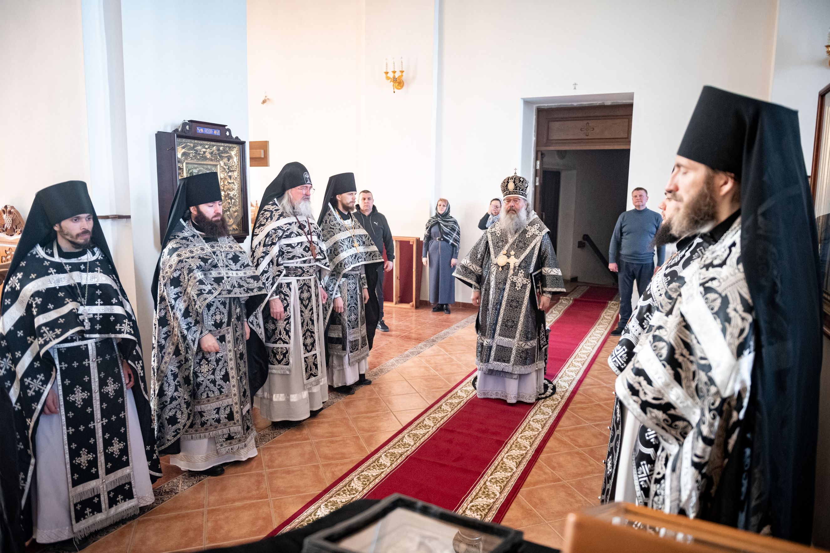 В понедельник Страстной седмицы митрополит Кирилл совершил Литургию Преждеосвящённых Даров в Макарьевском монастыре