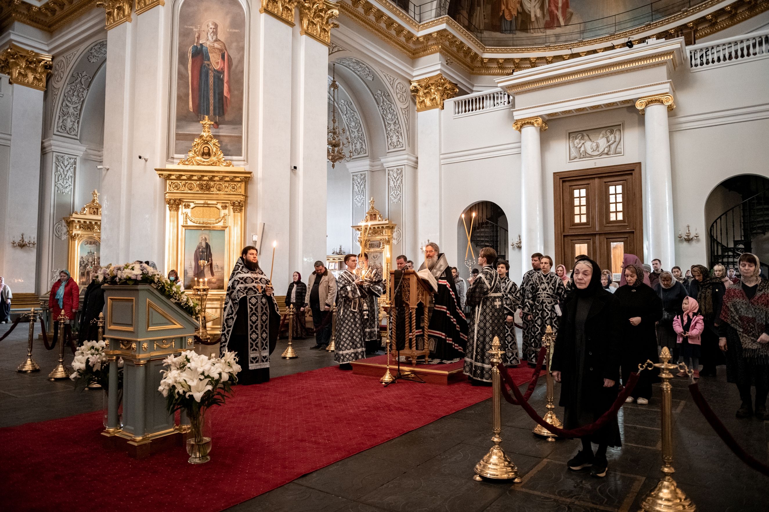 В канун Великого Четверга глава Татарстанской митрополии совершил вечернее богослужение в Казанском соборе