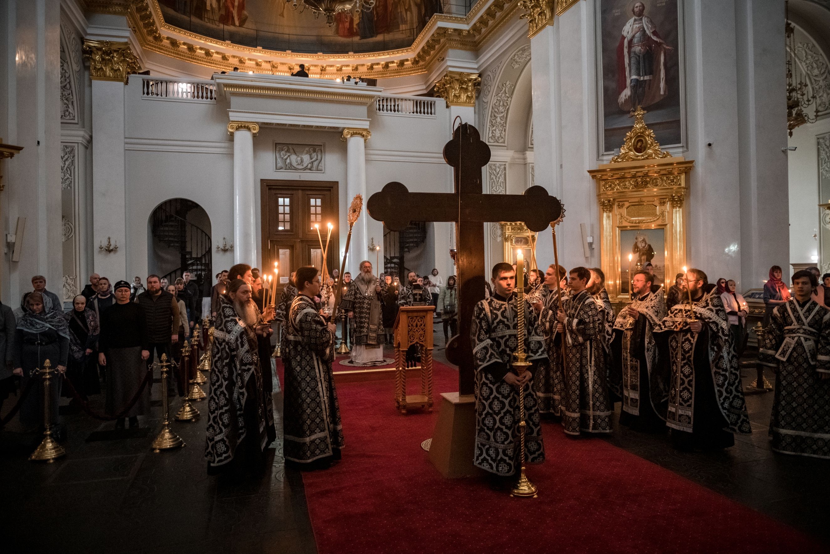 Пассия в православии что это. Православное поклонение. Православие фото. Казанский храм.