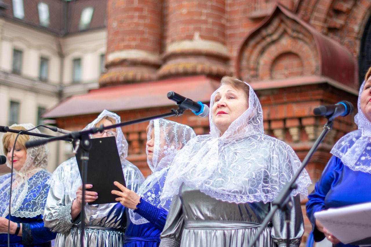 Общества казани. Концерт на улице. Пасхальный концерт фото. Православные фотографии. Казань,общество патриотическая.