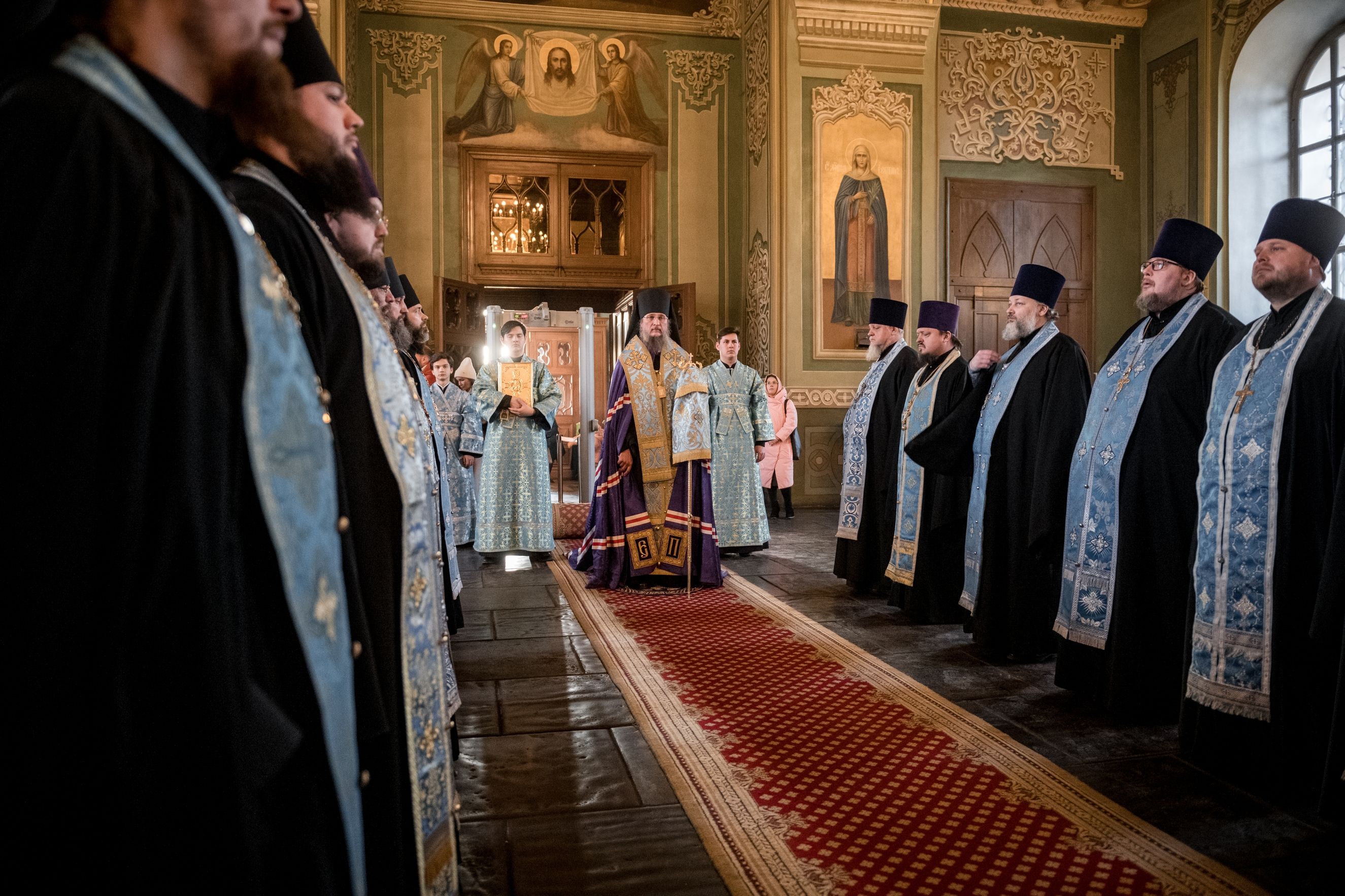 Есть ли сегодня церковный праздник 2024. Православие. Благовещение литургия. Благовещенский храм.