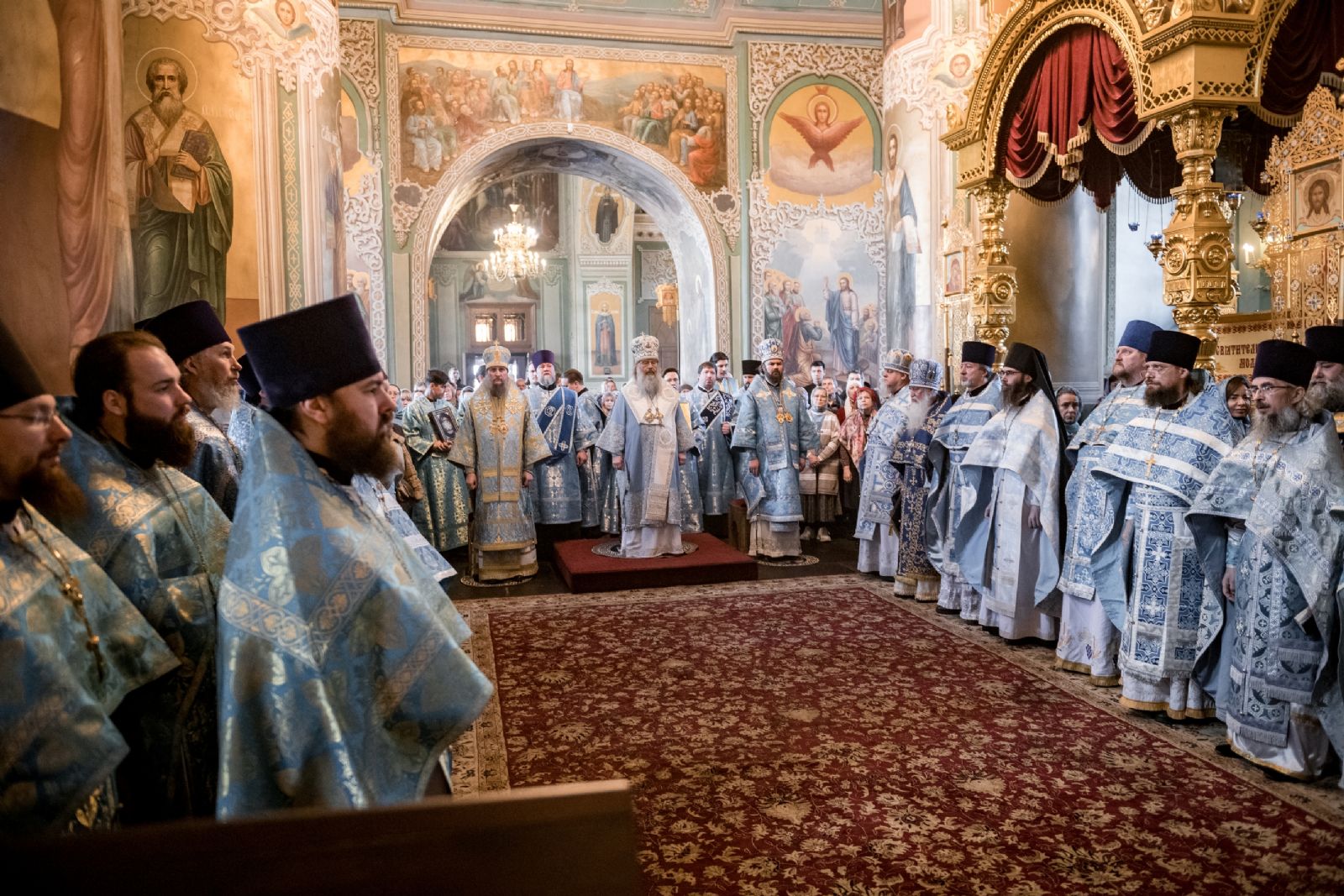 В праздник Благовещения архипастыри Татарстанской митрополии совершили Литургию в Благовещенском соборе Казанского кремля