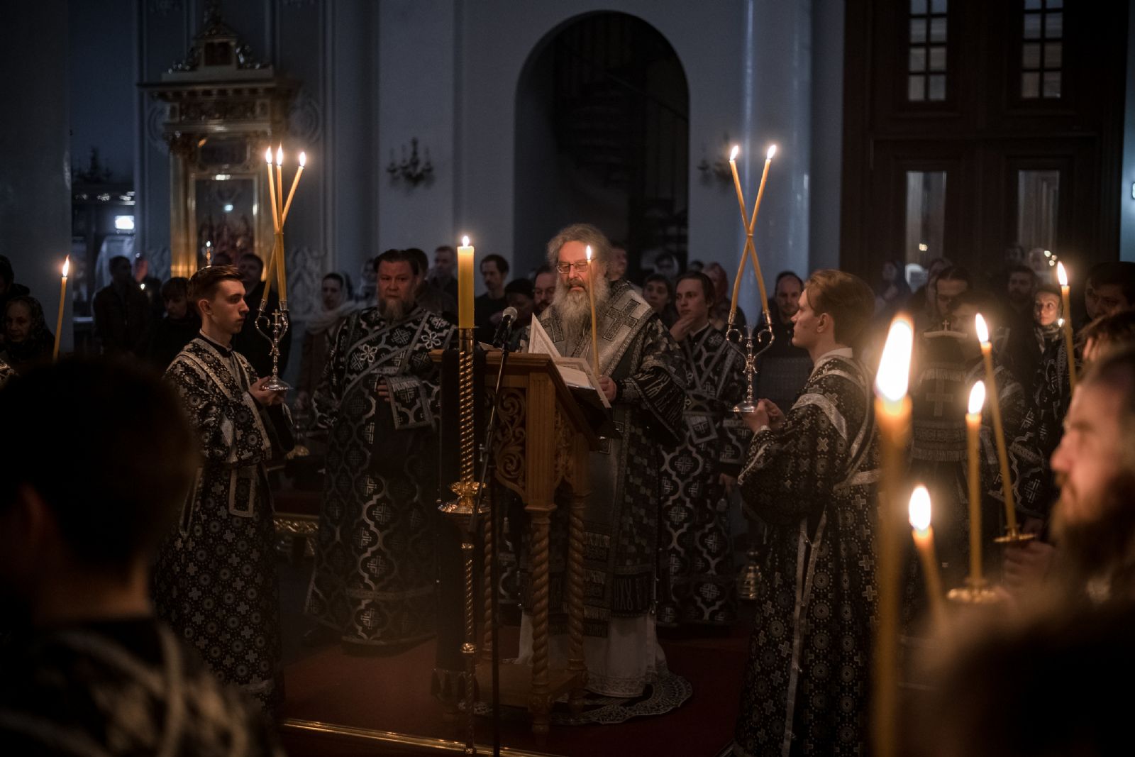 Митрополит Кирилл совершил четвёртую Пассию в Казанском соборе