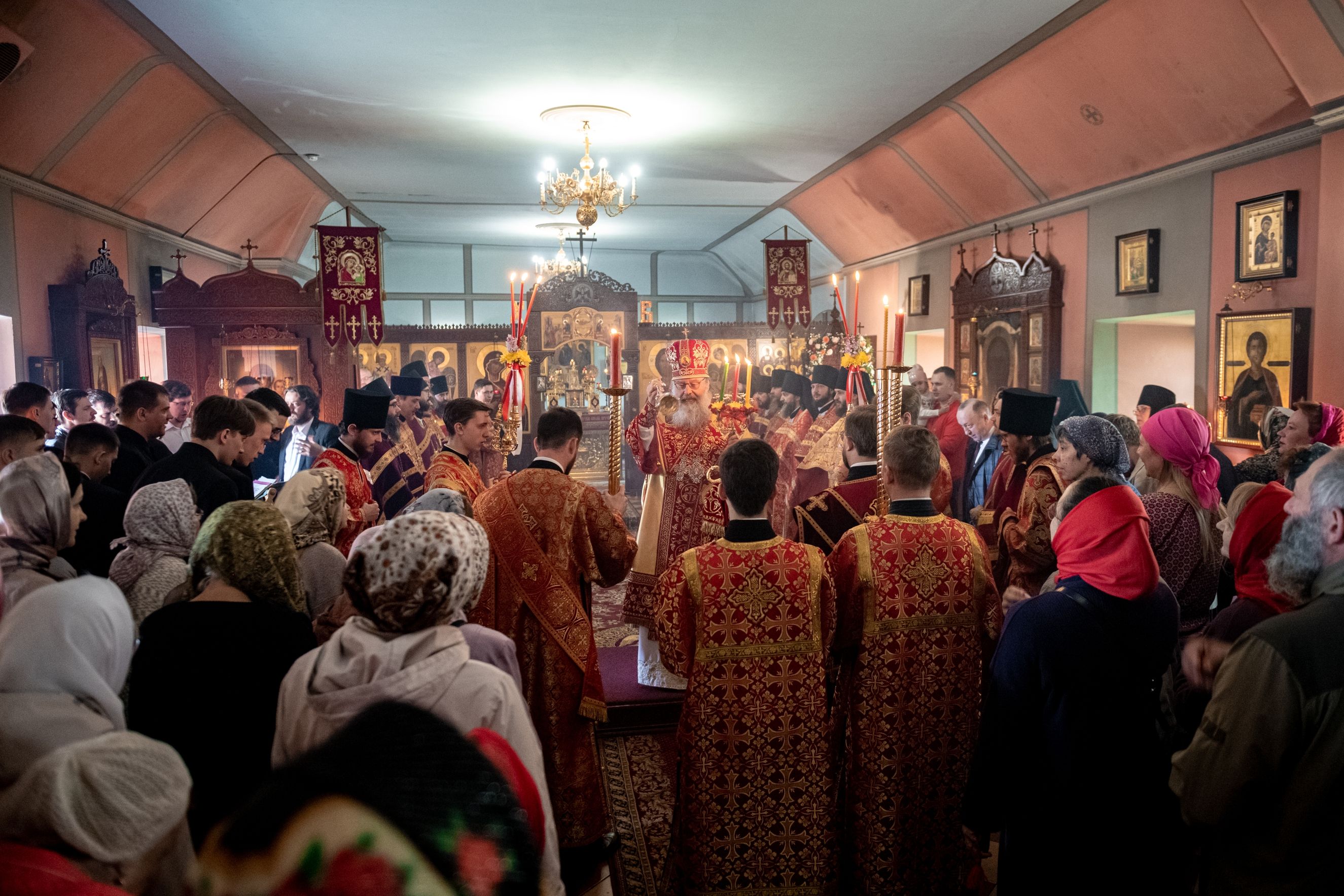 В день памяти Кизических мучеников митрополит Кирилл совершил Литургию в Введенском Кизическом монастыре 