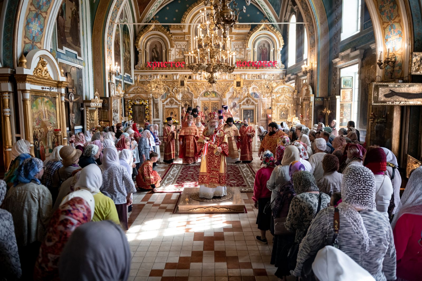 Митрополит Кирилл возглавил престольный праздник в Никольском соборе Казани
