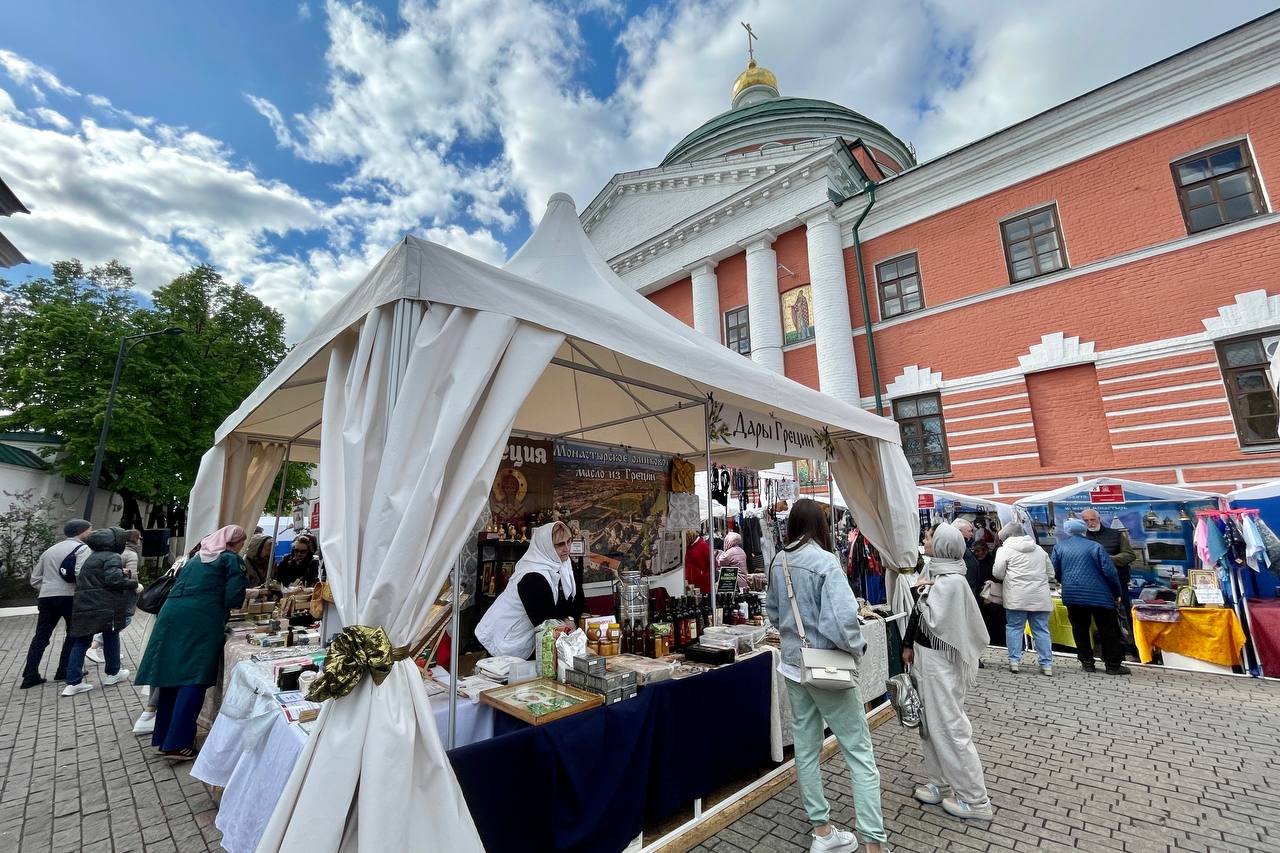 В Казанском Богородицком монастыре открылась международная православная выставка-ярмарка «От покаяния к воскресению России»