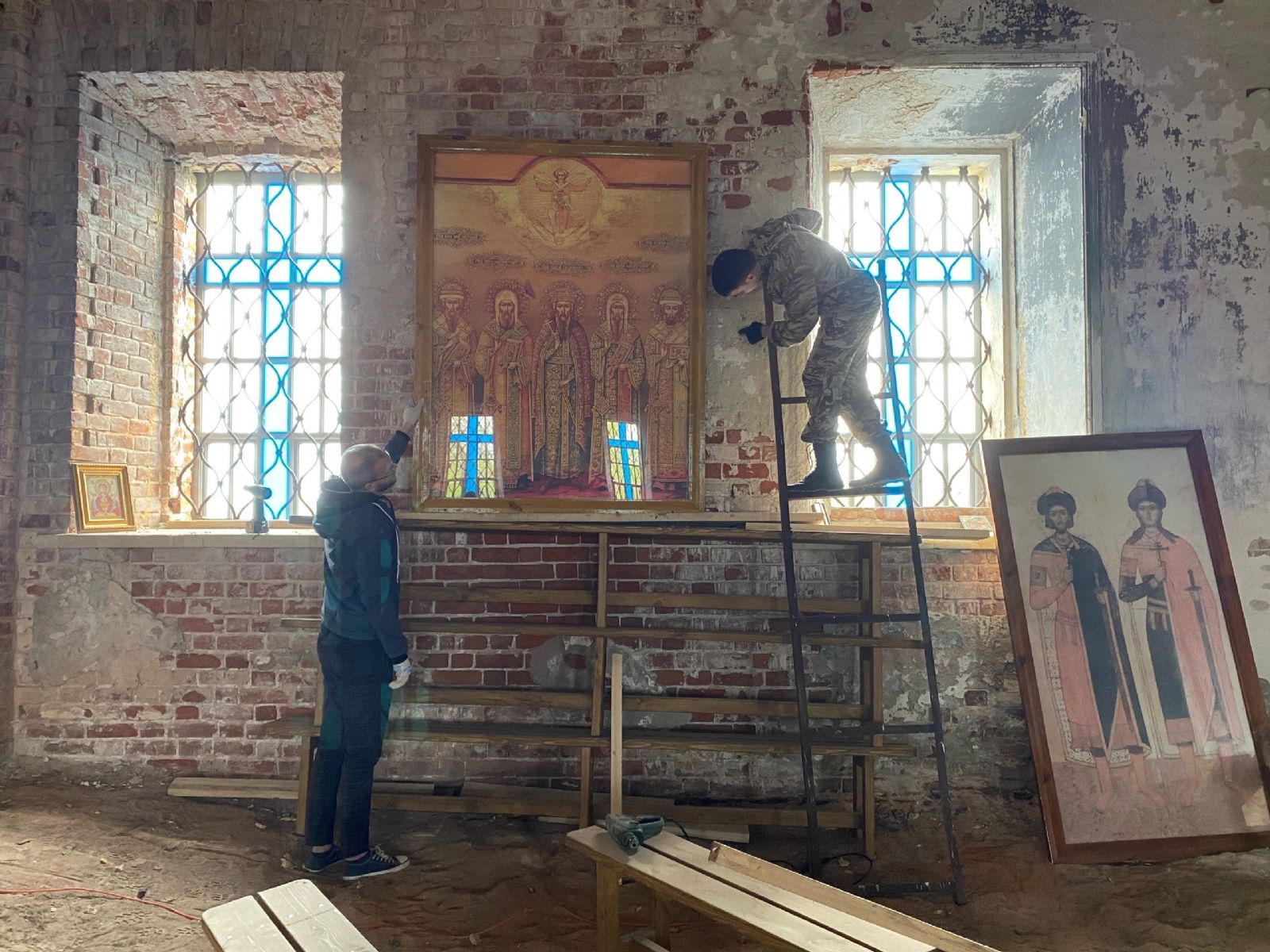 Православная молодёжь Казани совершила трудовую поездку в старинный храм села Тихий Плёс