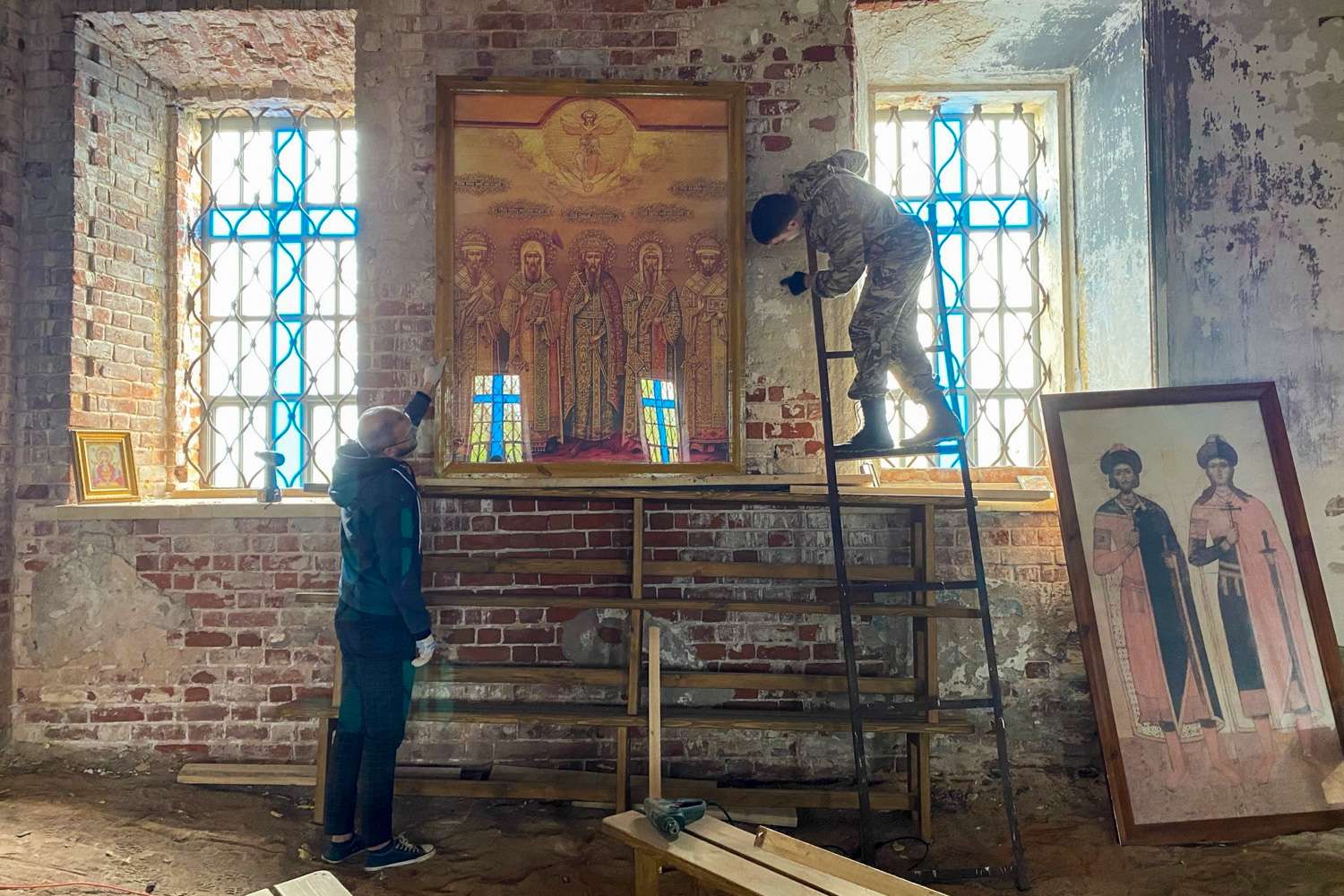 Православная молодёжь Казани совершила трудовую поездку в старинный храм села Тихий Плёс