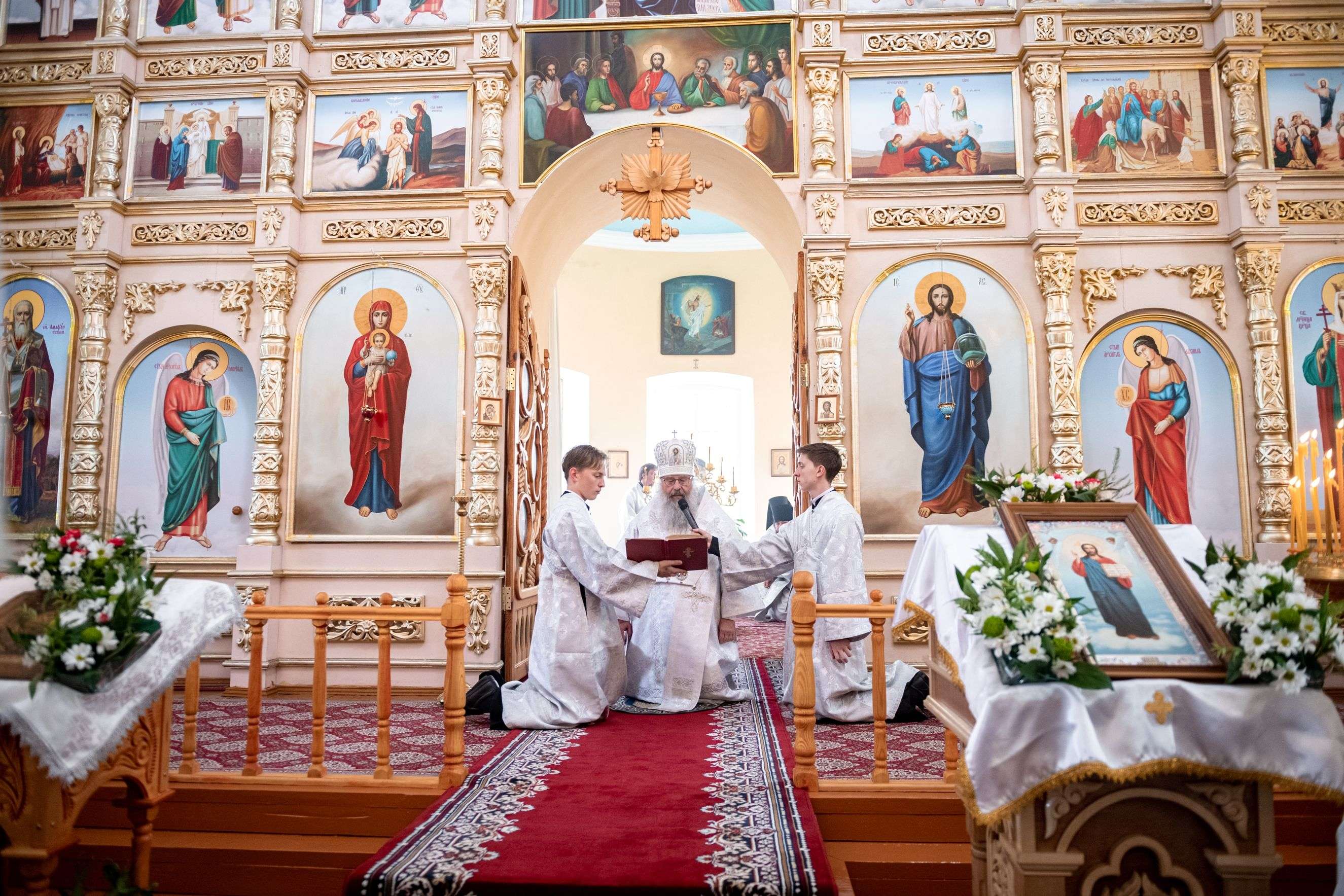 Митрополит Кирилл совершил великое освящение Богоявленского храма в селе Кият