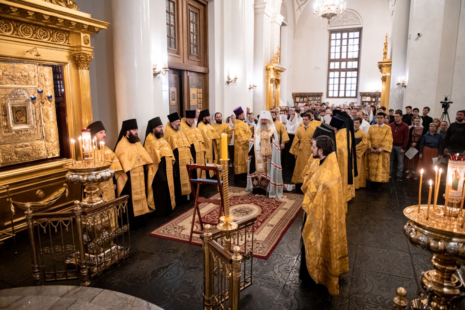 Митрополит Кирилл вознёс молитвы о России перед чтимым Казанским образом Пресвятой Богородицы в Казанском кафедральном соборе