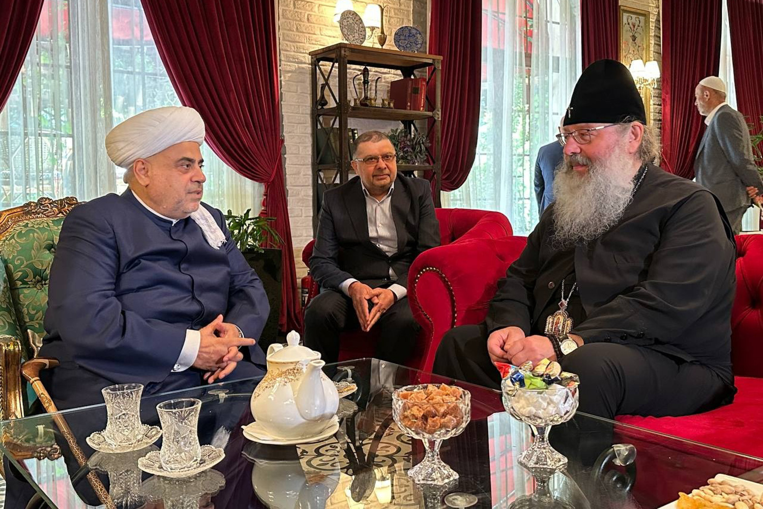 Митрополит Кирилл встретился с главой Управления мусульман Кавказа шейх-уль-исламом Аллахшукюром Пашазаде