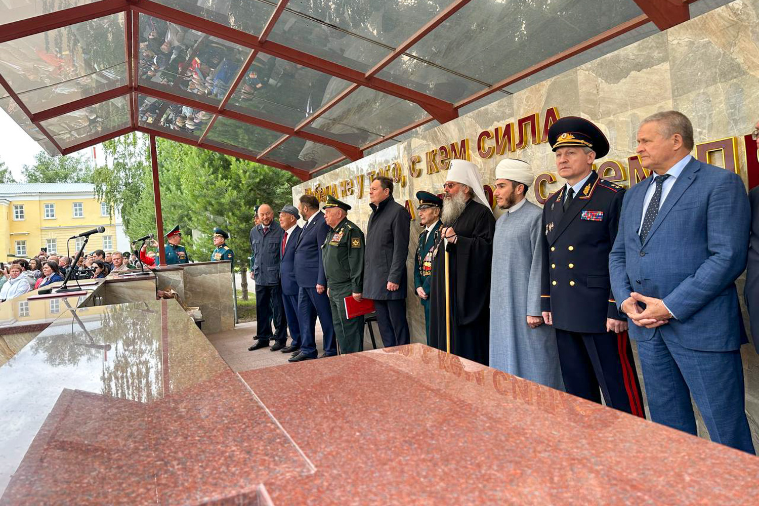 Митрополит Кирилл посетил юбилейный выпускной акт курсантов Суворовского военного училища Казани