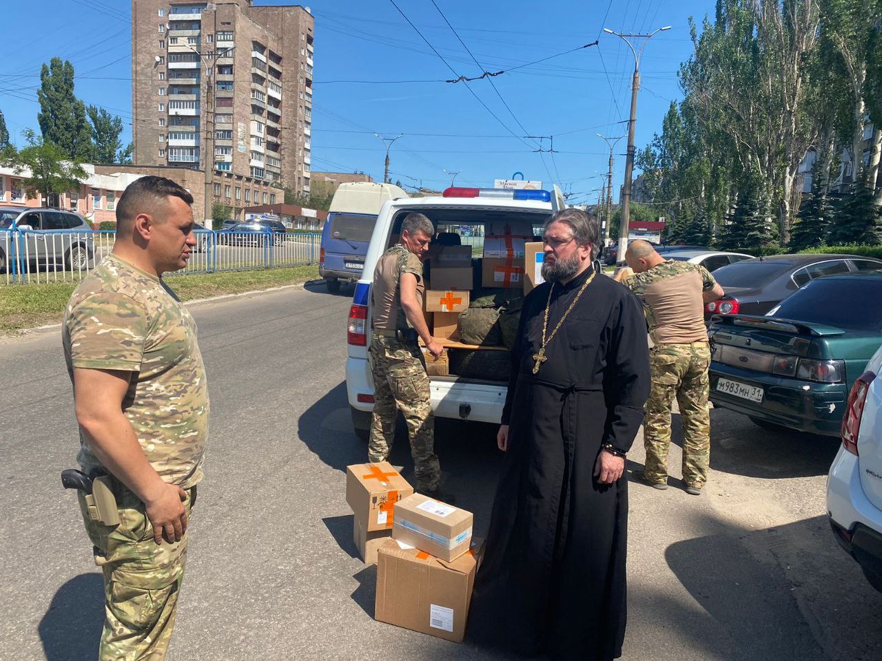 Священник Казанской епархии совершил молебен и передал помощь военнослужащим в зоне СВО