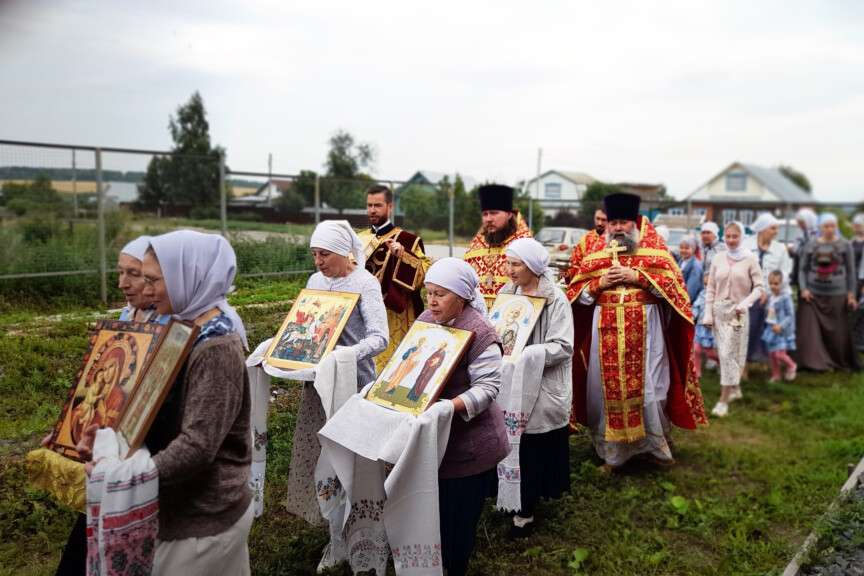 Храм святых Царственных страстотерпцев села Кулаево отметил первый престольный праздник