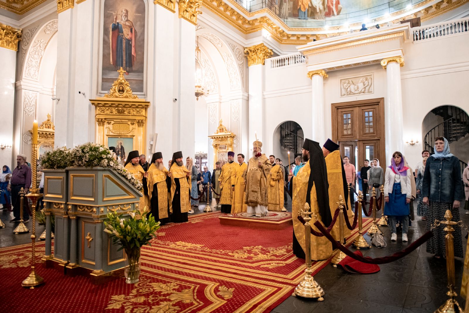 В канун Недели четвертой по Пятидесятнице митрополит Кирилл совершил всенощное бдение в Казанском кафедральном соборе