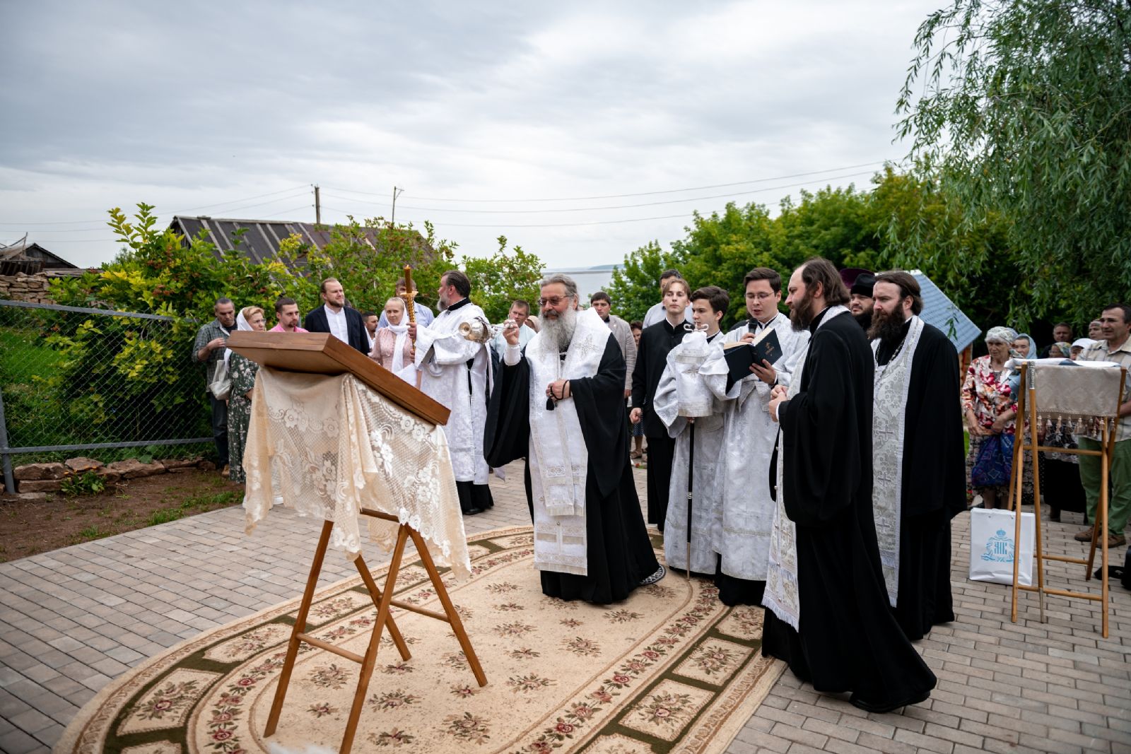 Митрополит Кирилл освятил Богоявленский источник в городе Менделеевске