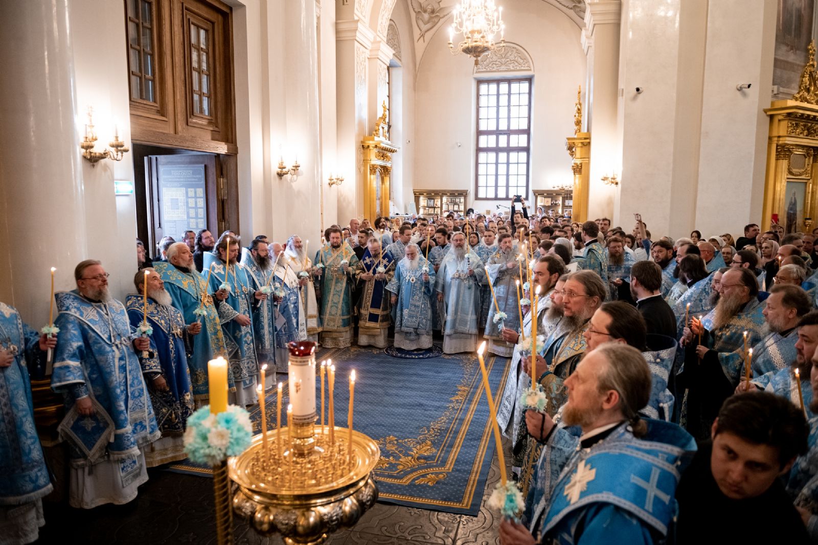 В канун праздника Казанской иконы Божией Матери  в Казанском кафедральном соборе состоялось соборное архиерейское богослужение