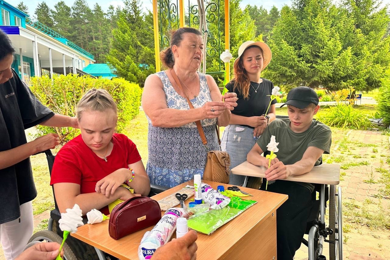 Добровольцы Казанской епархии организовали благотворительный мастер-класс для воспитанников Детского дома-интерната в Дербышках