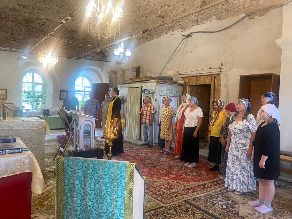 В старинном Преображенском храме в селе Юматово совершён молебен
