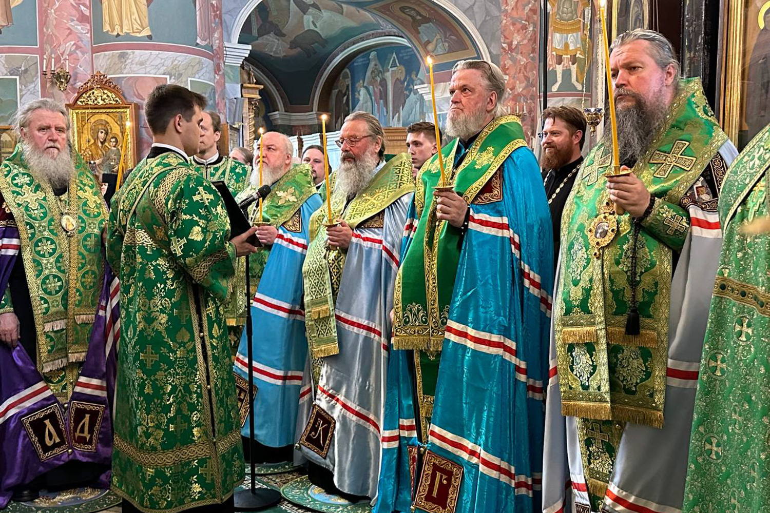 Митрополит Кирилл принял участие в соборном архиерейском богослужении в Троицком соборе Серафимо-Дивеевского монастыря