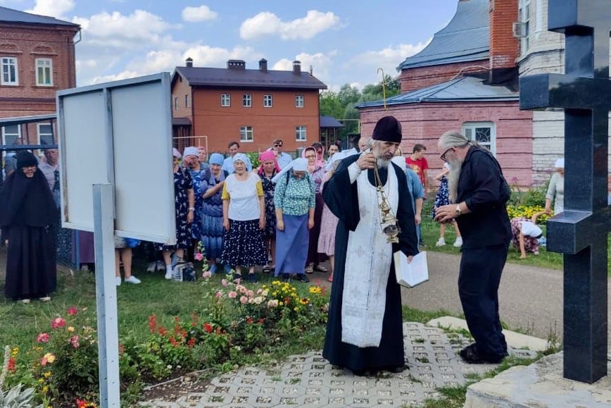 В Седмиезерном монастыре молитвенно почтили память митрополита Казанского и Свияжского Вениамина