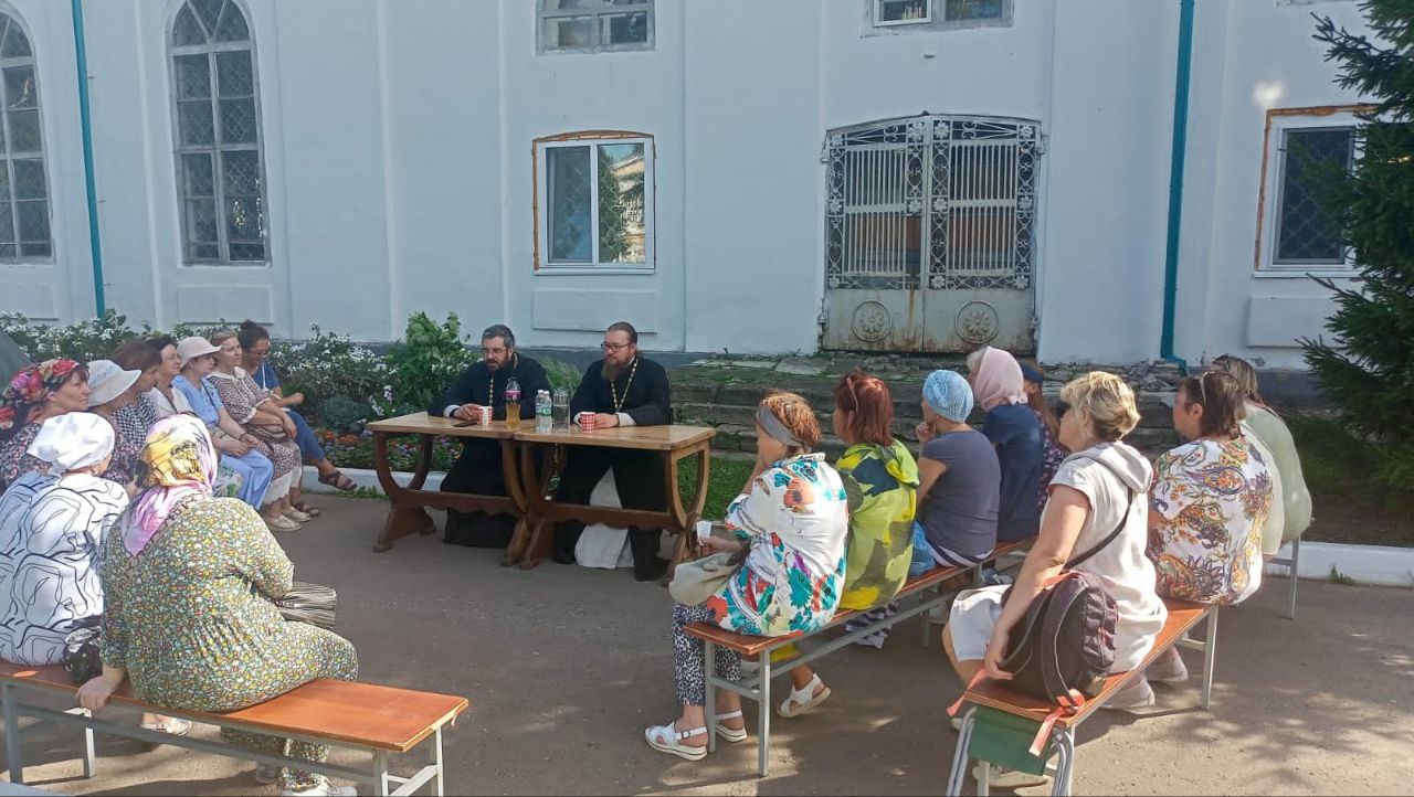 В рамках Спасской ярмарки в Елабуге прошла встреча со священниками