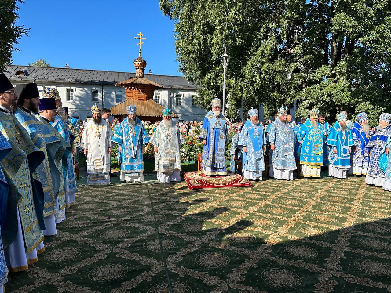 Митрополит Кирилл принял участие в соборном архиерейском богослужении в Толгском женском монастыре города Ярославля