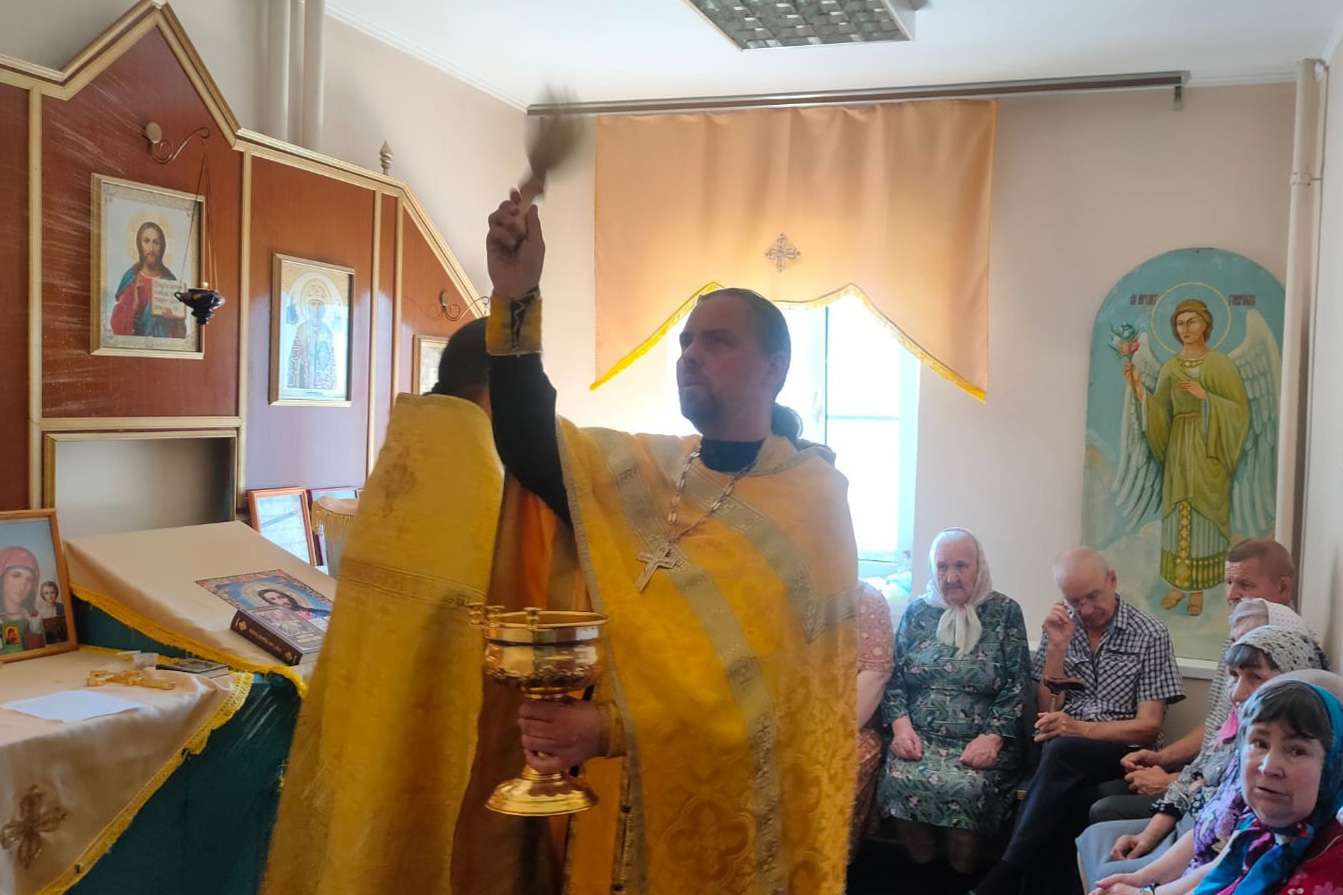 В Болгаре освящена молитвенная комната в доме престарелых