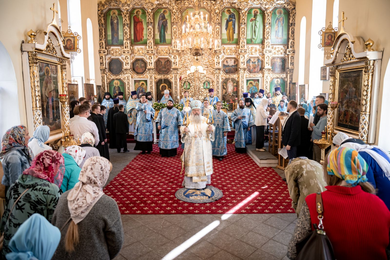 В День знаний митрополит Кирилл совершил Литургию в храме Казанской духовной семинарии