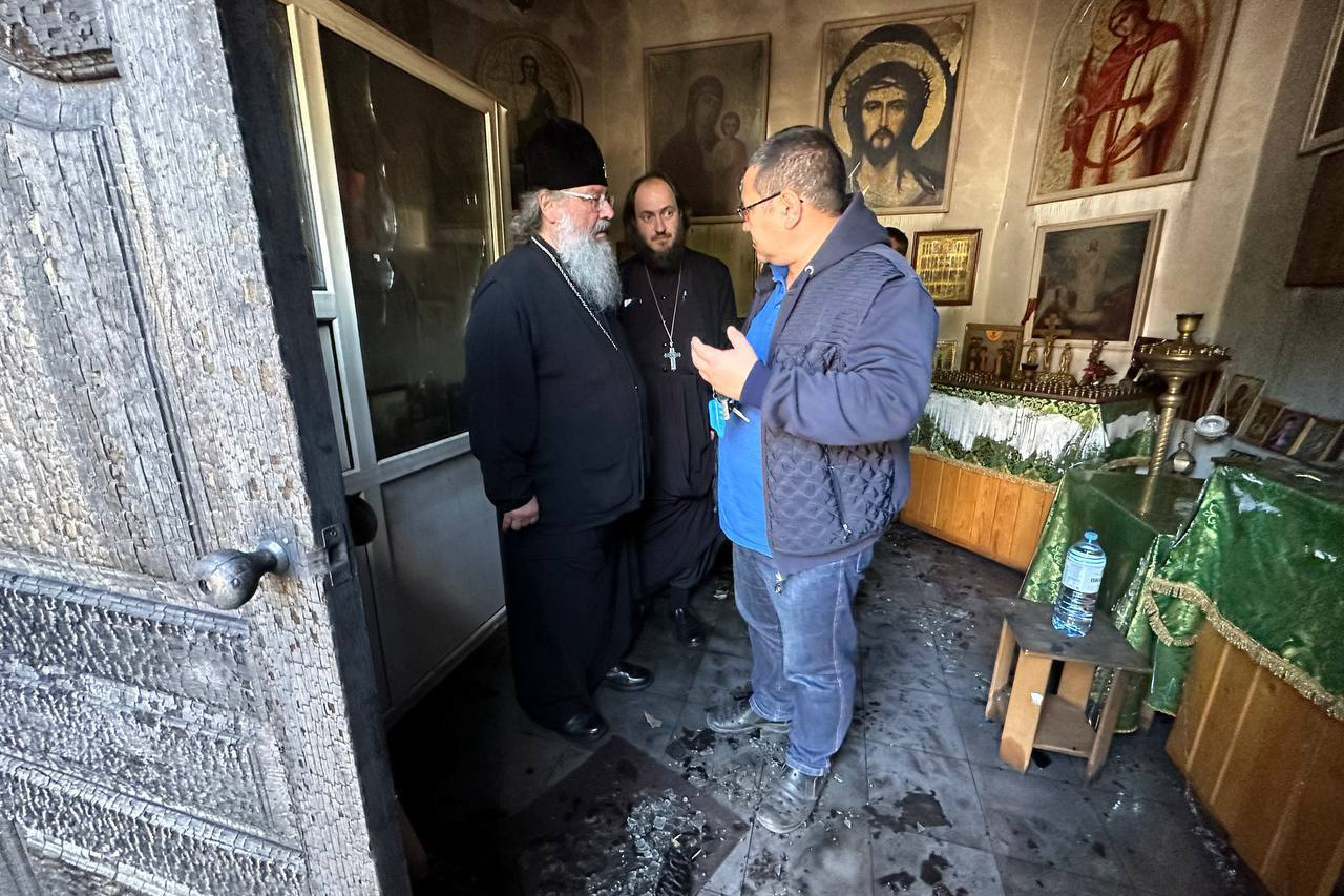 Митрополит Кирилл посетил Казанско-Богородицкую часовню, пострадавшую в результате пожара