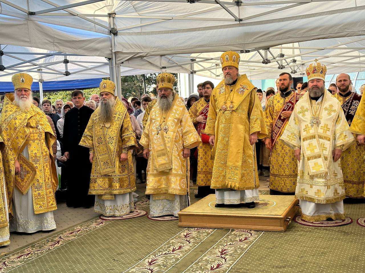 Митрополит Кирилл принял участие в проходящих в Белгороде торжествах по случаю 112-летия канонизации святителя Иоасафа Белгородского