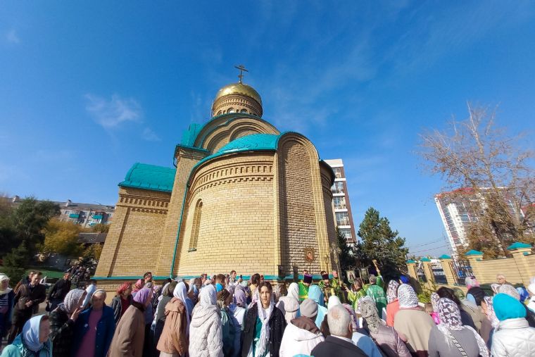 В храме преподобного Сергия Радонежского в городе Казани совершена Литургия с сурдопереводом