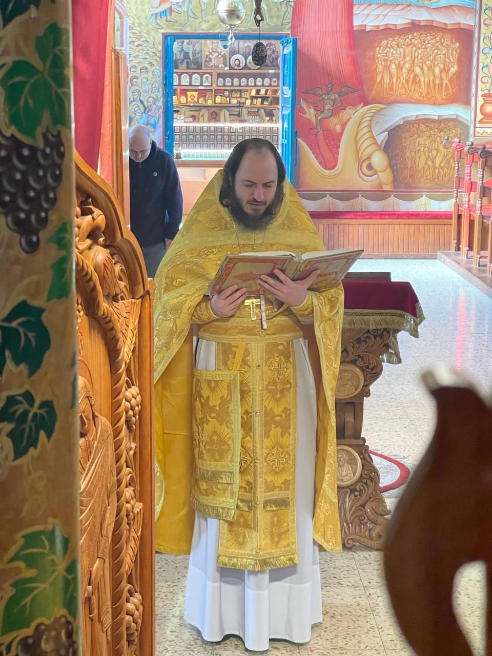Митрополит Кирилл совершил Литургию в монастыре Двенадцати апостолов в
