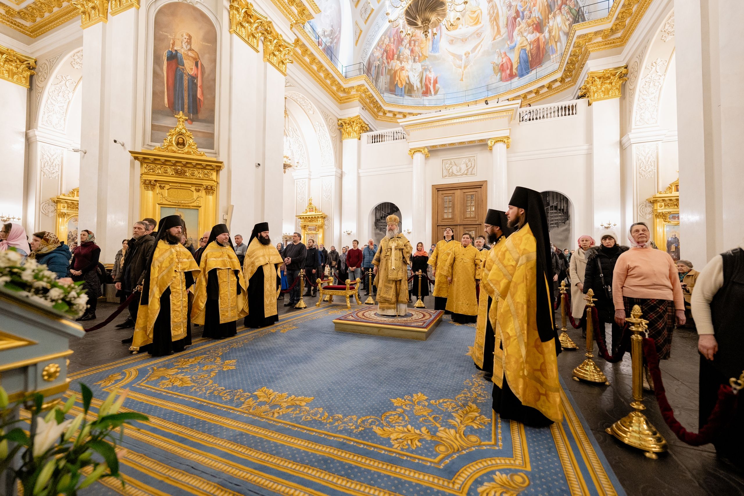 В канун Недели о блудном сыне митрополит Кирилл совершил всенощное бдение в Казанском кафедральном соборе