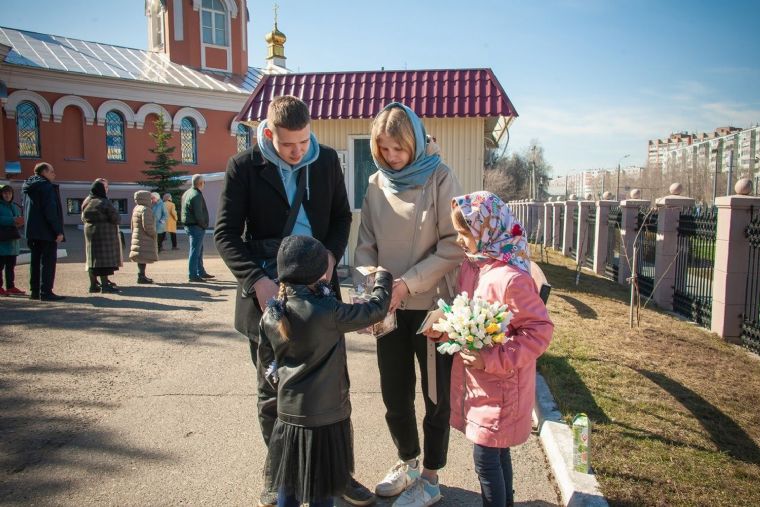 В Вербное воскресенье на приходах Казани пройдёт ежегодная благотворительная акция «Белый цветок»