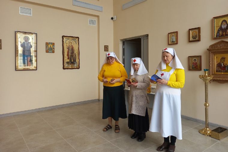 Сестры и добровольцы Свято-Никольского сестричества милосердия несут служение в казанских хосписах