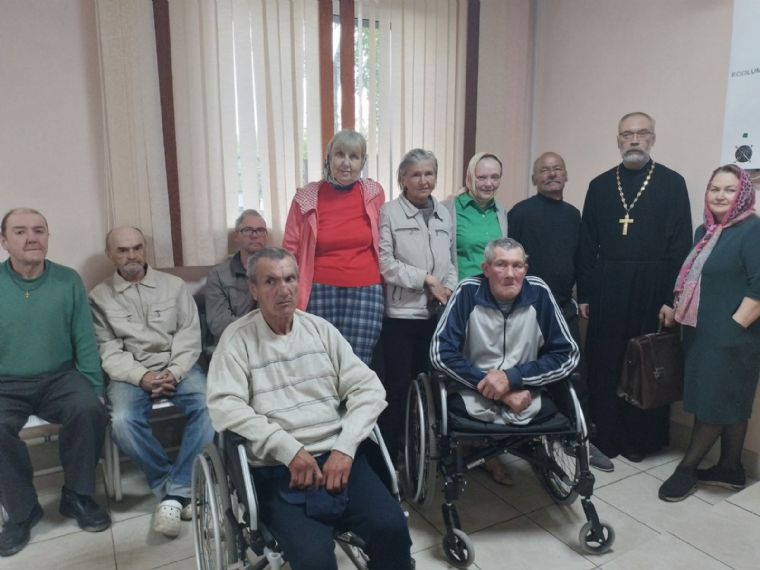 Священник Казанской епархии посетил челнинский центр социальной адаптации «Перекрёсток»